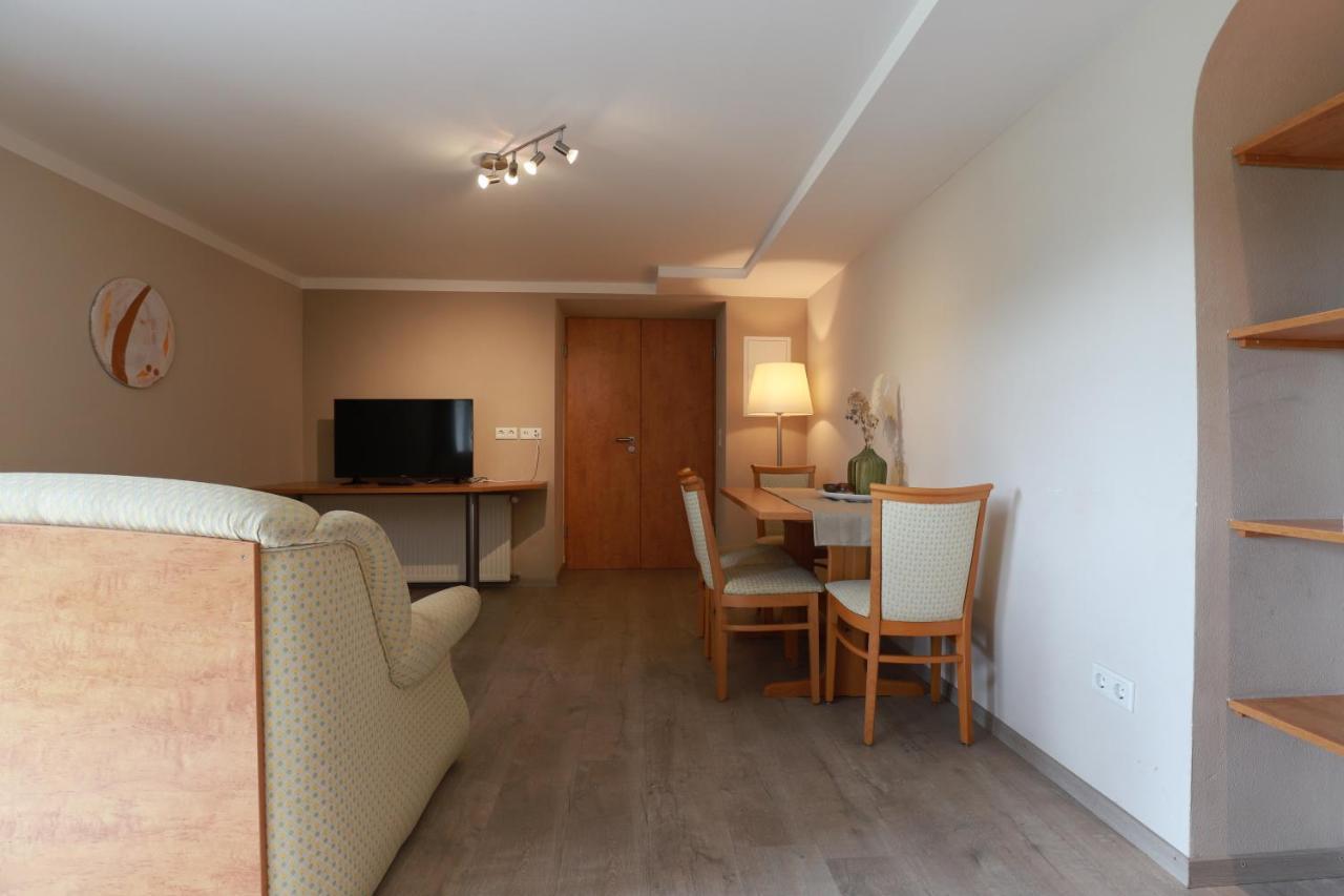 Hofgut Langenborn Wohnen Auf Zeit Moeblierte Aschaffenburg Alzenau Frankfurt 3* Schollkrippen